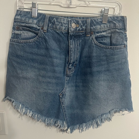 We The Free, Free People denim mini skirt Bailey, Raw Hem, frayed hem size 28 - Picture 1 of 8